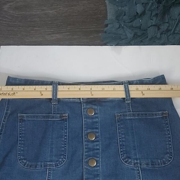 Altar’d State Denim Button Front Mini Skirt S Pockets Classic Casual Academia - Picture 4 of 7